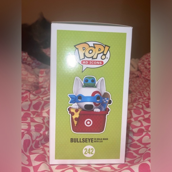 Funko POP! Ad Icons: Target Bullseye in Ninja Mask with Leo Vinyl Figure - Picture 3 of 4